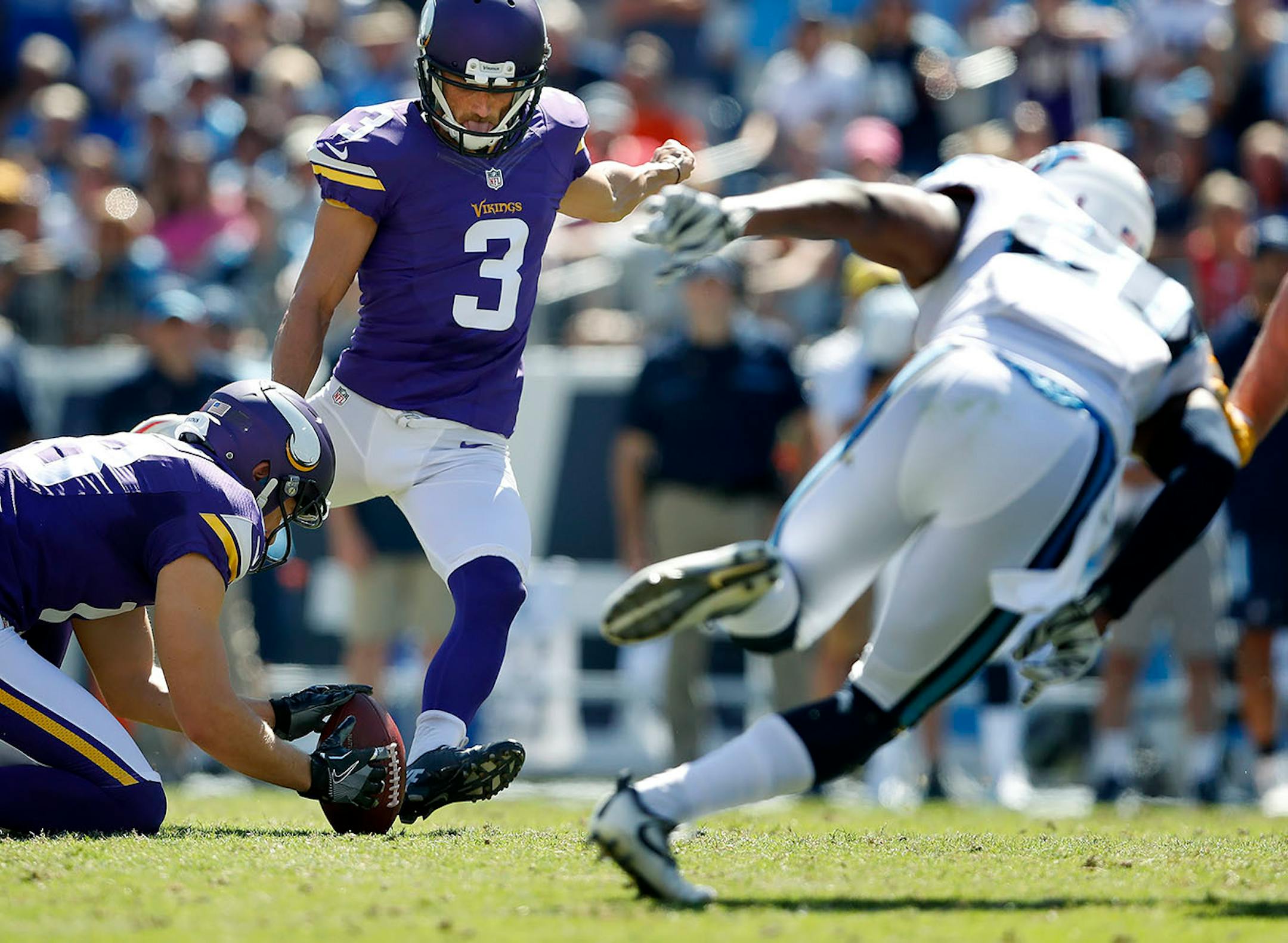 Vikings kicker Blair Walsh made a 33-yard field goal attempt in the fourth quarter.