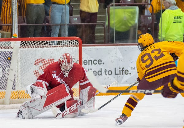 Gophers men's hockey team 'showing signs that it's coming together' at midseason