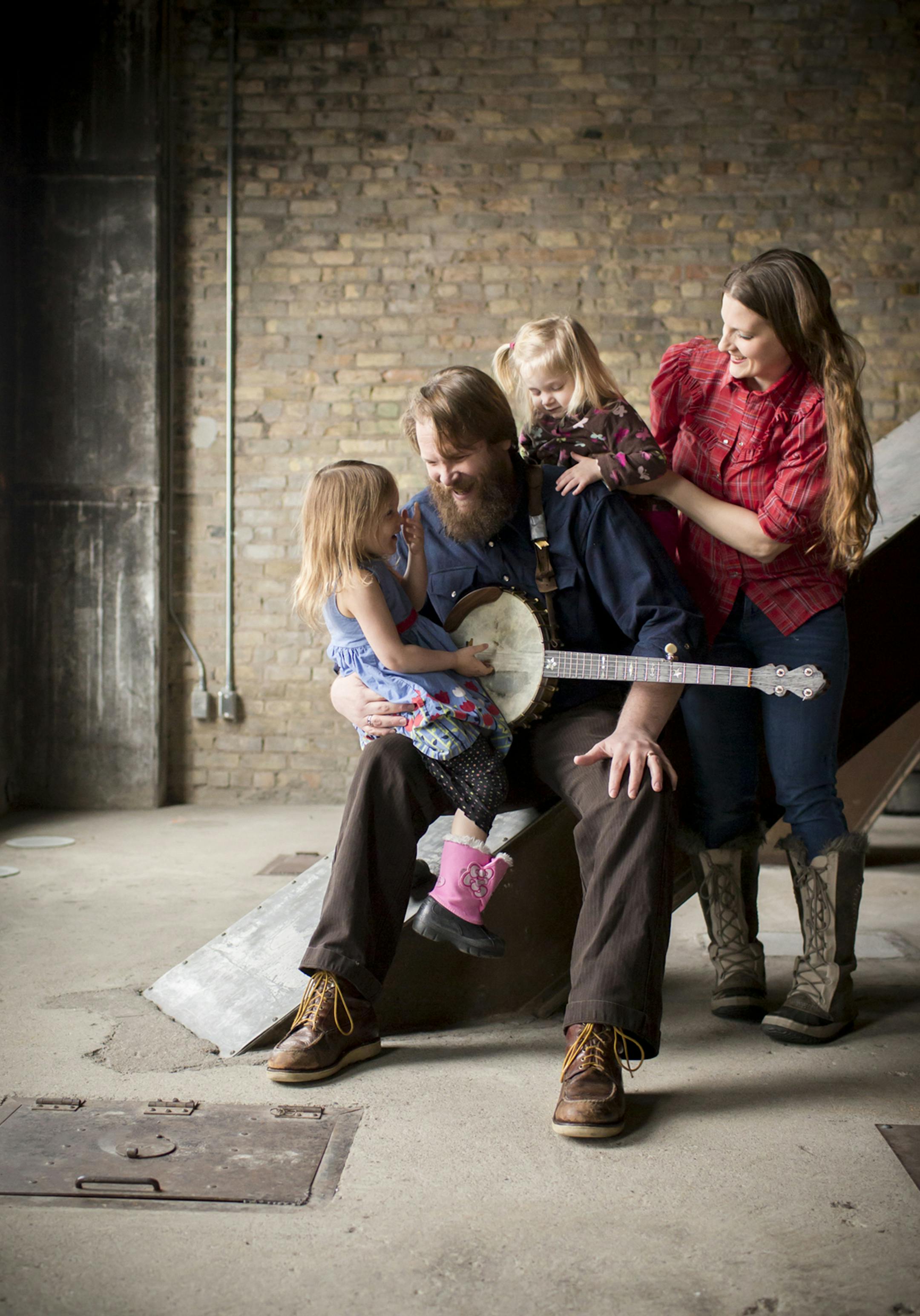 Roe Family Singers. Photo by Sara Rubinstein