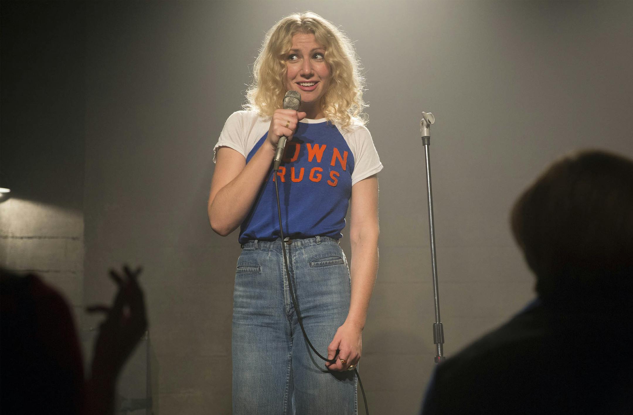 Ari Graynor as Cassie in"I'm Dying Up Here."