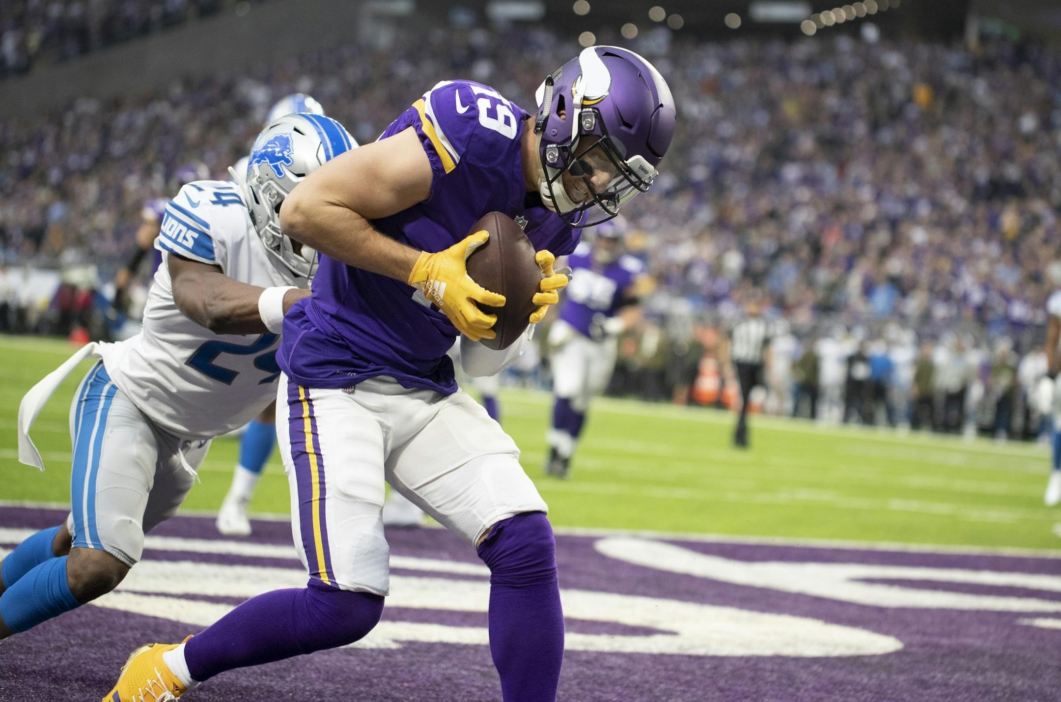 Vikings receiver Adam Thielen caught a 2 yard touchdown over Lions corner back Nevin Lawson in the second quarter at U.S.Bank Stadium Sunday 4, 2018 in Minneapolis, MN.