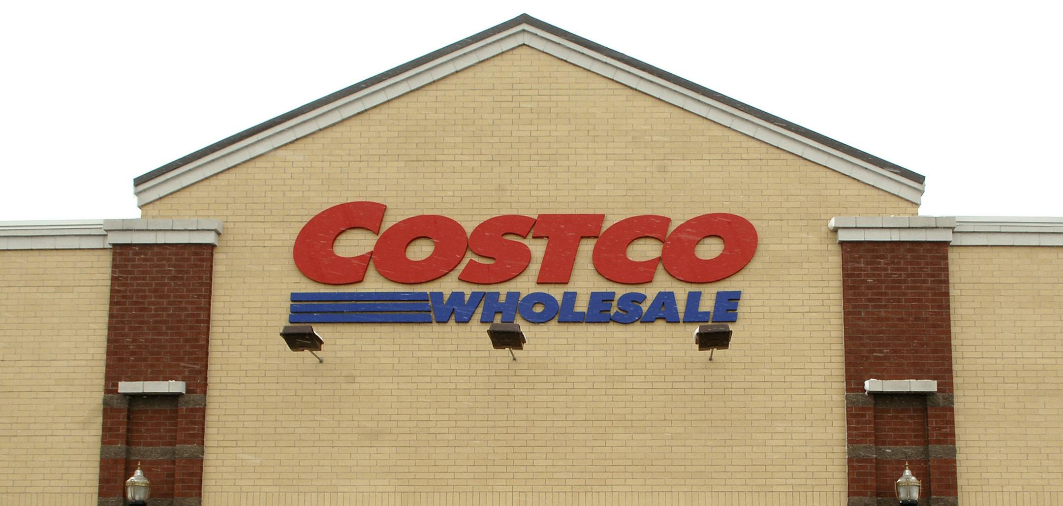 GLEN STUBBE Ô gstubbe@startribune.com Thursday, March 16, 2006 -- Eden Prairie, Minn. -- The Costco store in Eden Prairie is the newest in the Twin Cities.