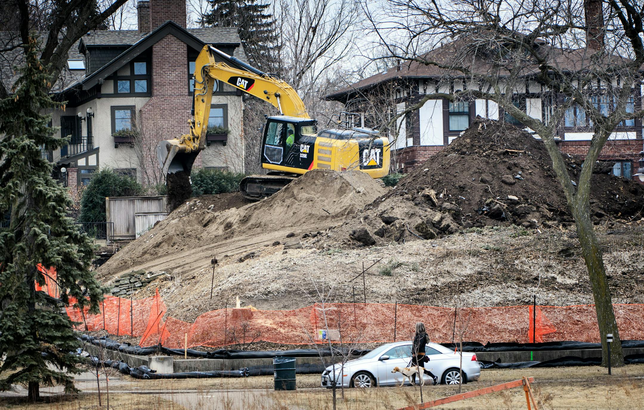 Demolition at 2505 E Lake of the Isles Parkway. ] GLEN STUBBE * gstubbe@startribune.com Friday, March 4, 2016 It's round No. 3 for one of the most coveted - and expensive - home sites in Minneapolis. This week crews demolished a 7,500 square foot mid-century modern house that was perched along a sprawling lot along the northeast shore of Lake of the Isles. That house, which was bought last year by a couple from the western suburbs for $3.5 million, was built in the 1950s after the Gates Mansion,