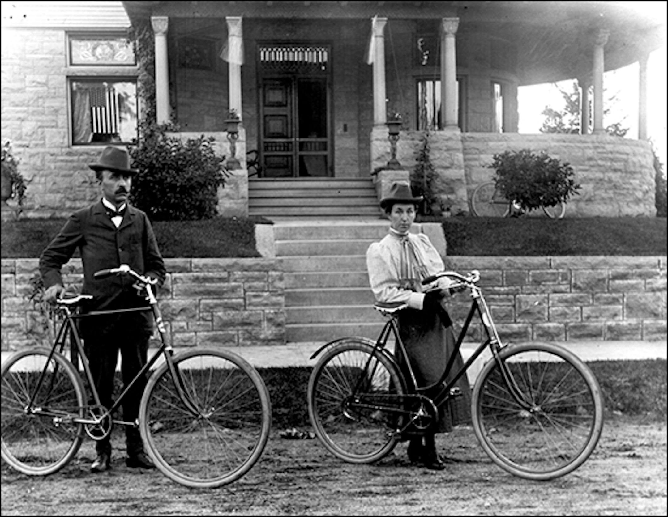 Bicyclists in Minneapolis, 1898