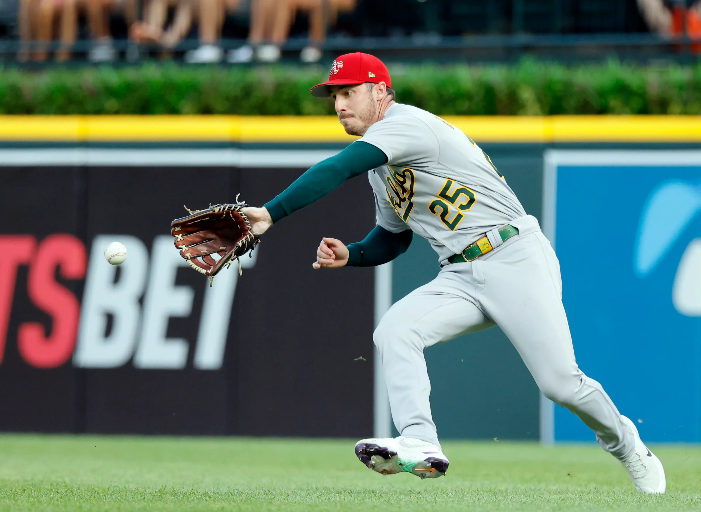 Twins kick off second half of season at league-worst Oakland