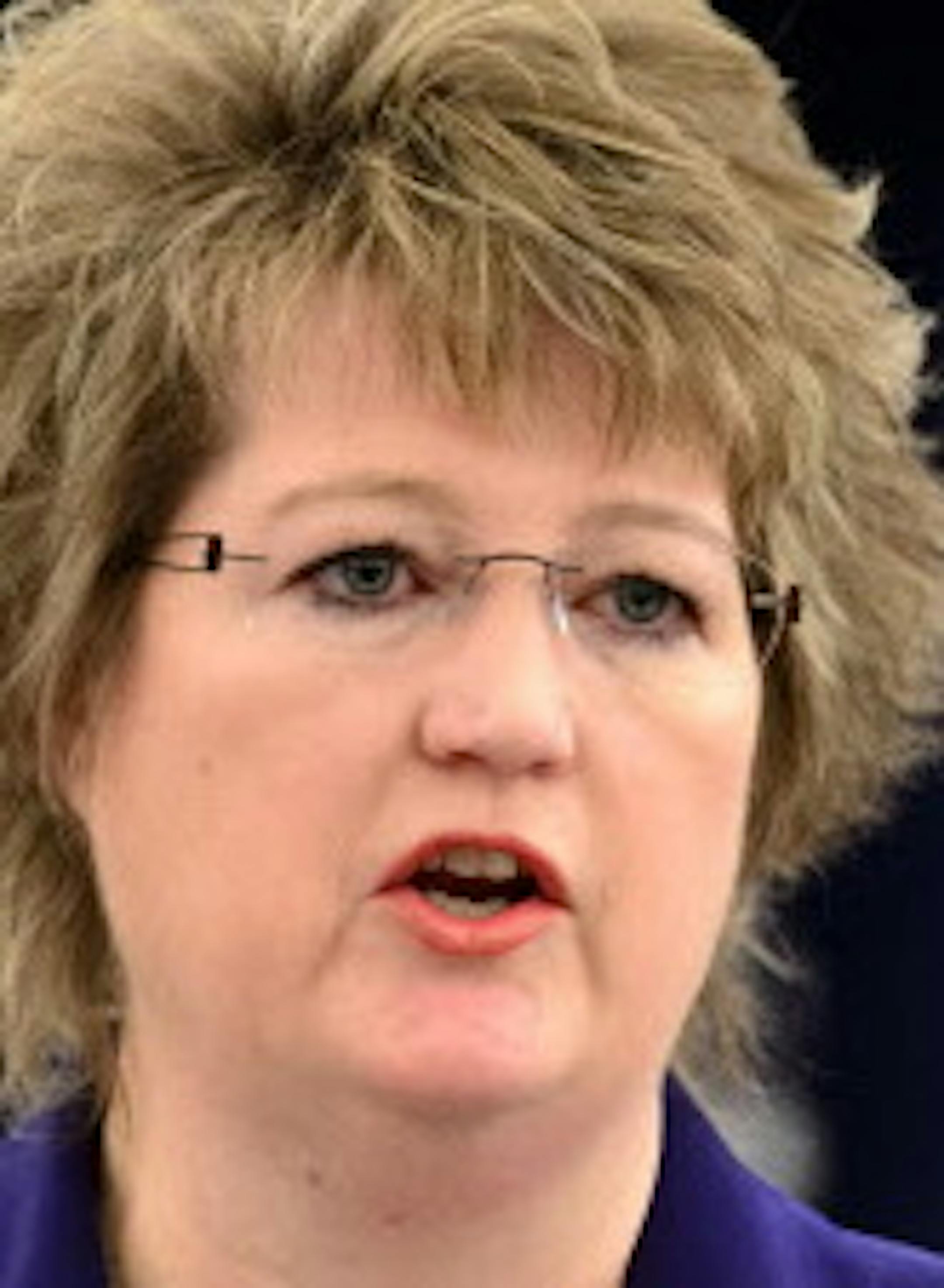 Sen. Vicki Jensen. Senator Scott Dibble unveiled the Senate's transportation finance bill today at a Capitol press conference. ] GLEN STUBBE * gstubbe@startribune.com Monday, January 12, 2015 Senator Scott Dibble (DFL - Minneapolis) Chair of the Senate Transportation and Public Safety Committee, unveiled the Senate transportation finance bill, a comprehensive bill to address Minnesota’s transportation needs now and into the future. The legislation increases revenue for transportation fund