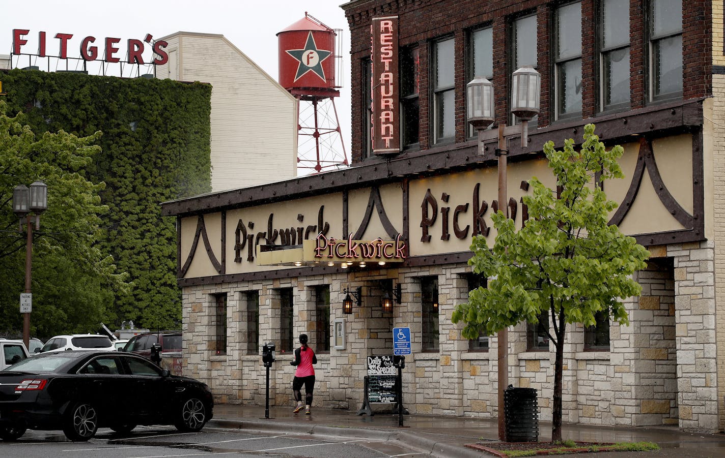 A runner made her way past Pickwick Restaurant & Pub and Fitger's Inn in Duluth.