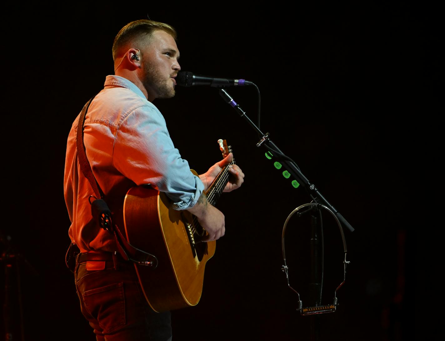 Zach Bryan performs Wednesday, Aug. 9, 2023 at Target Center in Minneapolis, Minn. ] AARON LAVINSKY • aaron.lavinsky@startribune.com