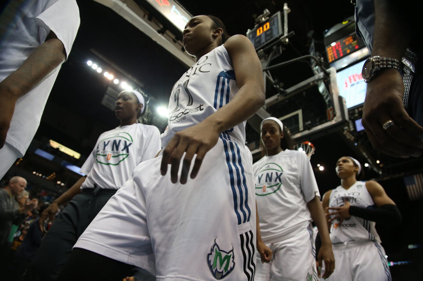 Lynx walked off the court after losing to Indiana 75-69.