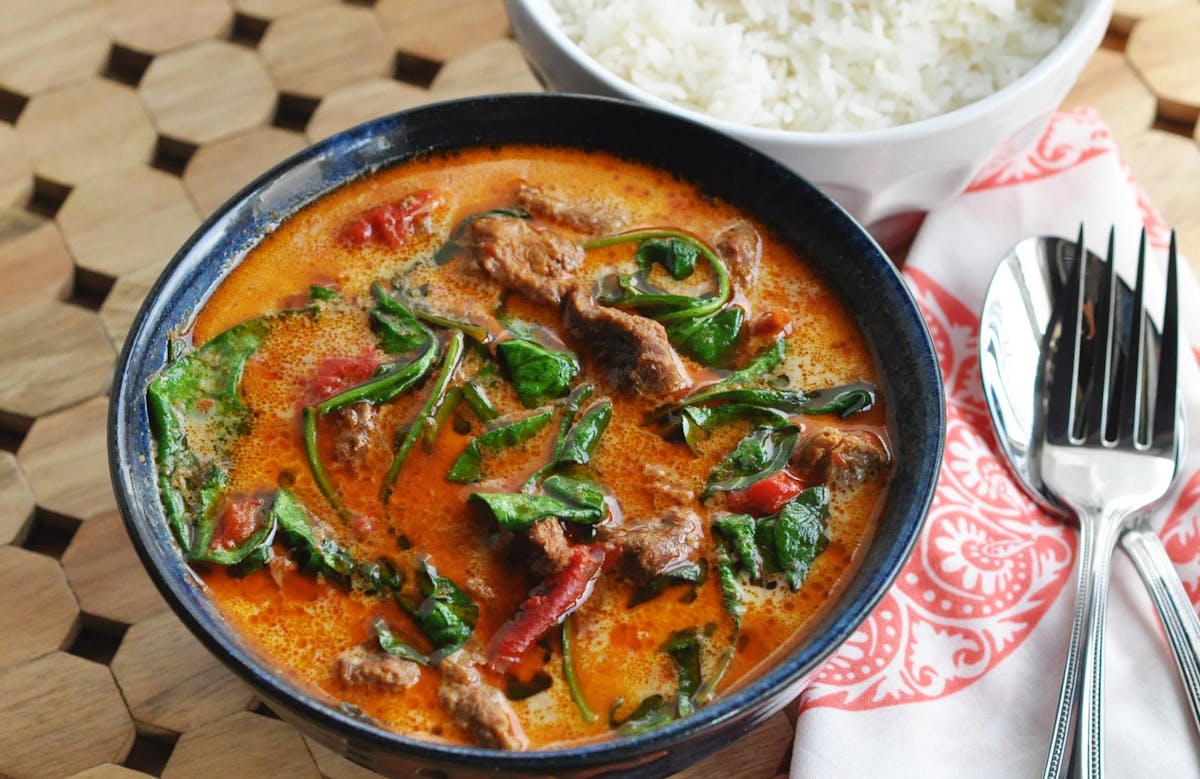 Slow Cooker Red Curry with Beef, Spinach and Basil