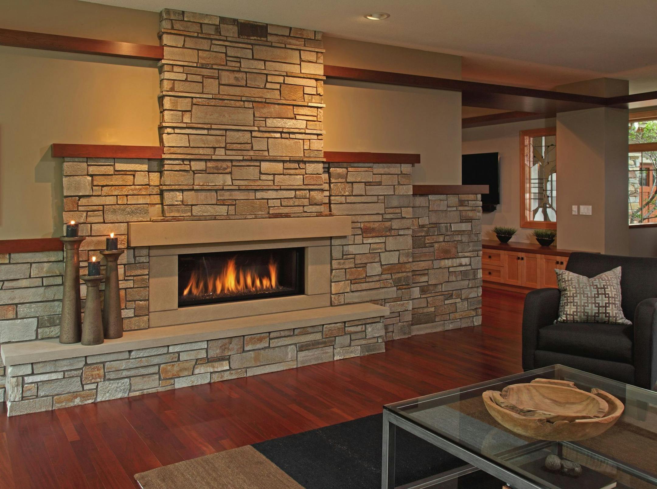 Everyday solutions: Liv Room Fireplace remo by McMonigal Archirtects. Credit Greg Page