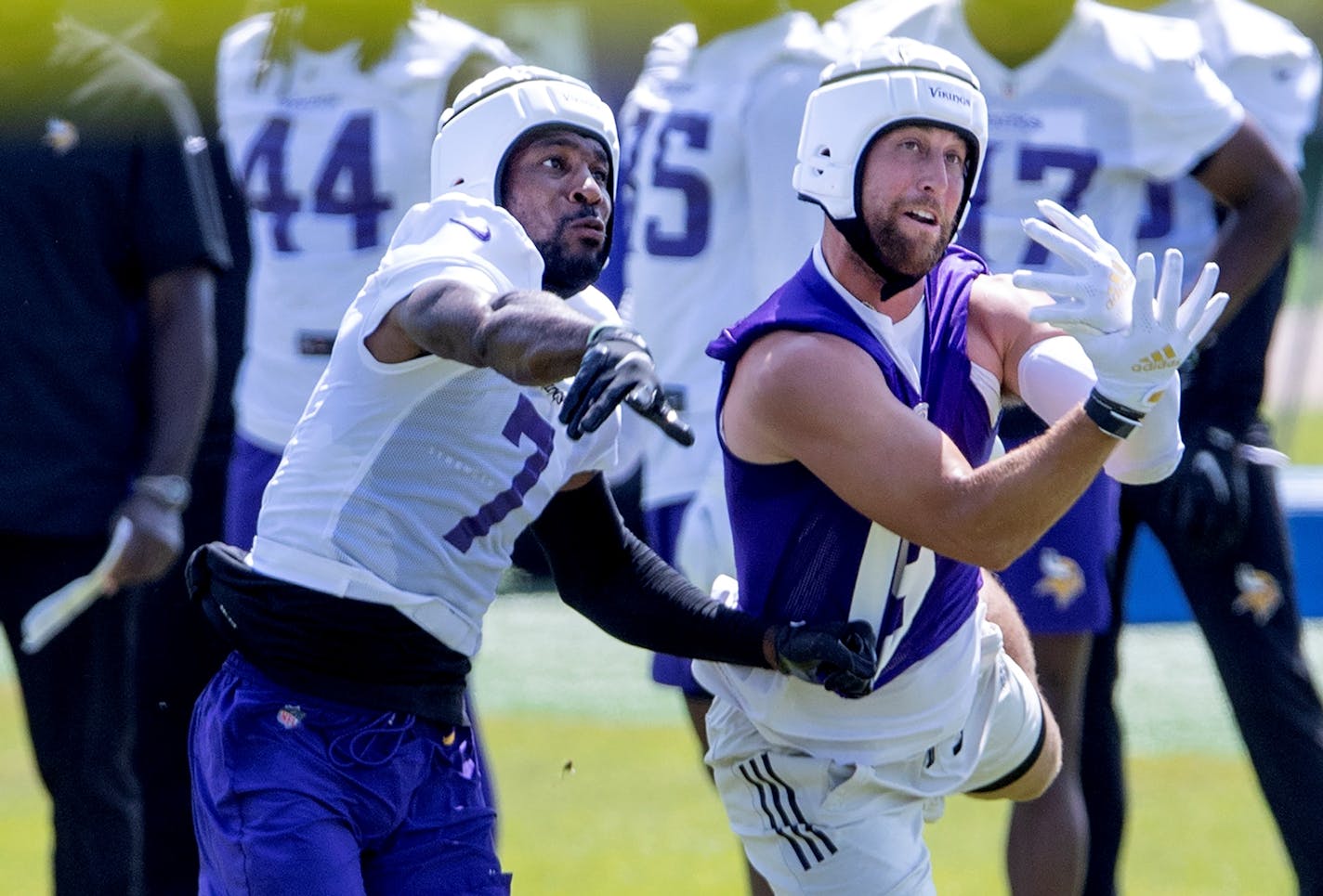 Minnesota Vikings receiver Adam Thielen (19) was covered by Patrick Peterson (7).