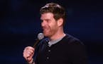 'The League' star Steve Rannazzisi calls time out on Vikings jokes at Mall of America show