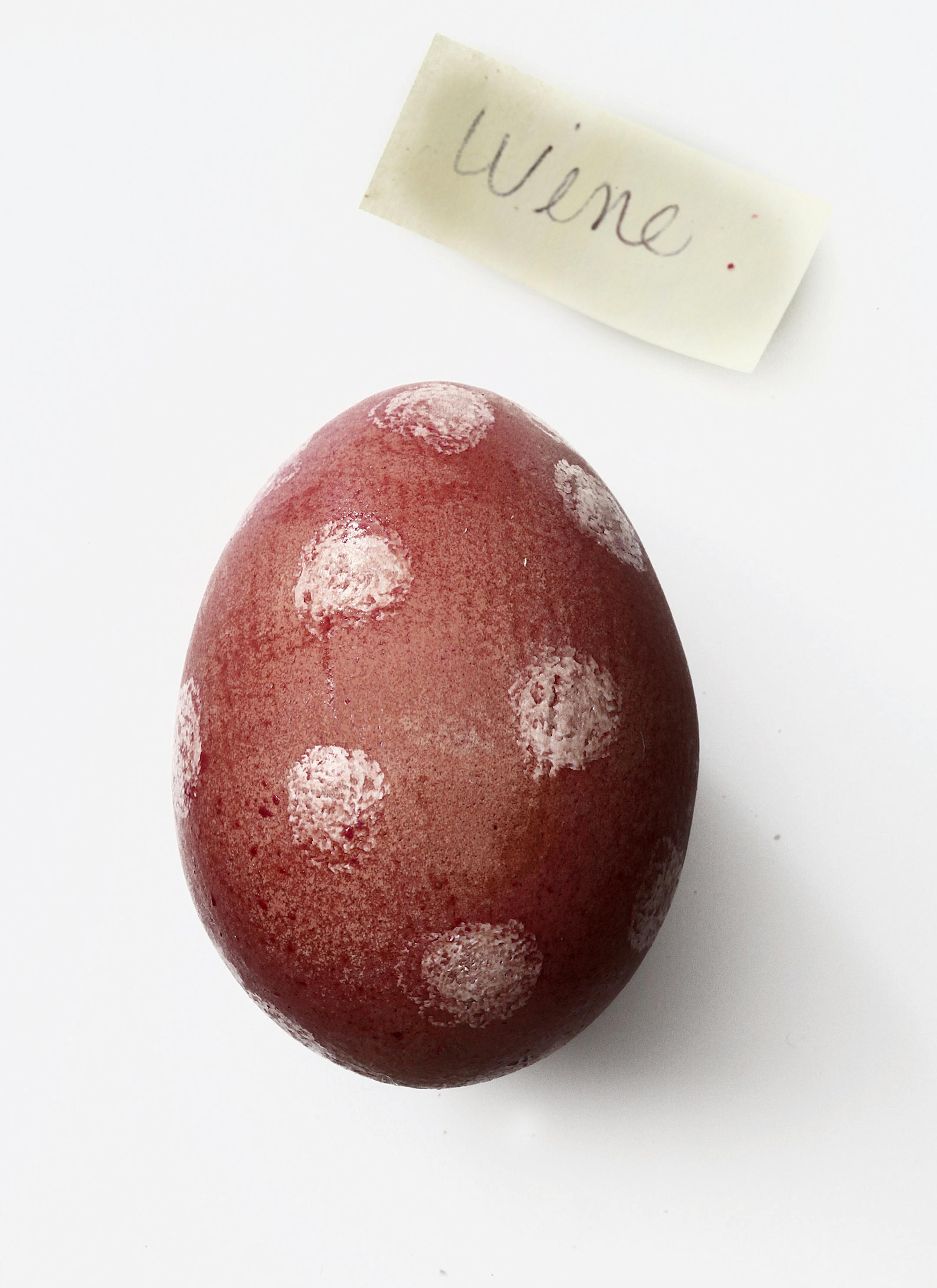 TOM WALLACE • twallace@startribune.com Assign#20011698A Slug: egg0401 Date: March 23, 2010 Easter illustration for taste. In this photo: Easter eggs take on natures palette. Dying eggs with beets, blueberries, tea and many others elements.