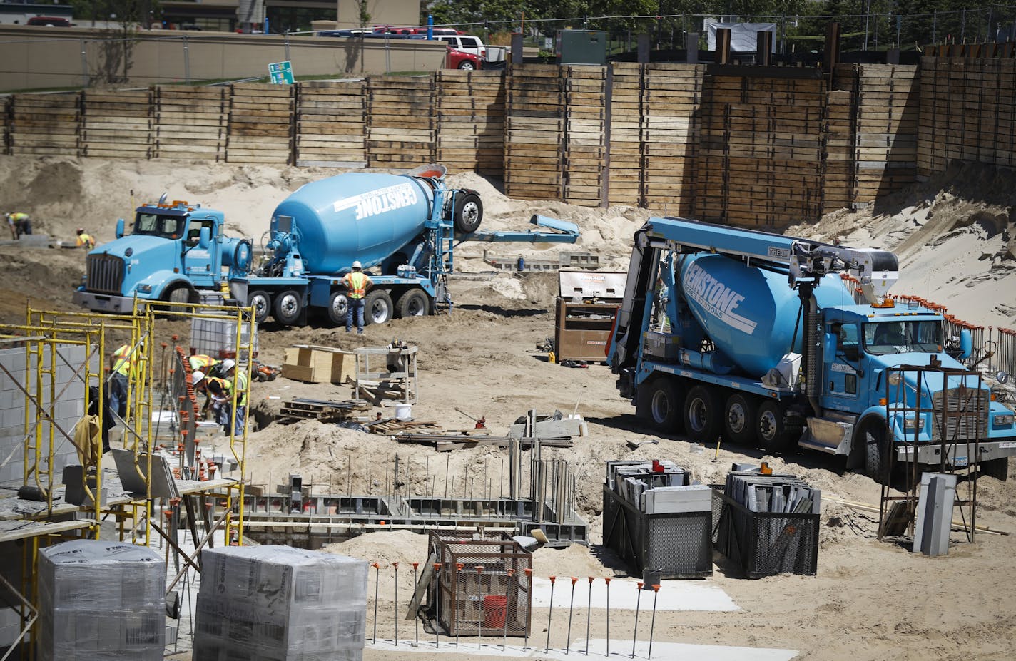 Construction continued at The Affinity at Eagan apartments, a 55 and older apartment building that was permitted during May, in Eagan, Minn., on Wednesday, May 31, 2017. ] RENEE JONES SCHNEIDER &#xef; renee.jones@startribune.com