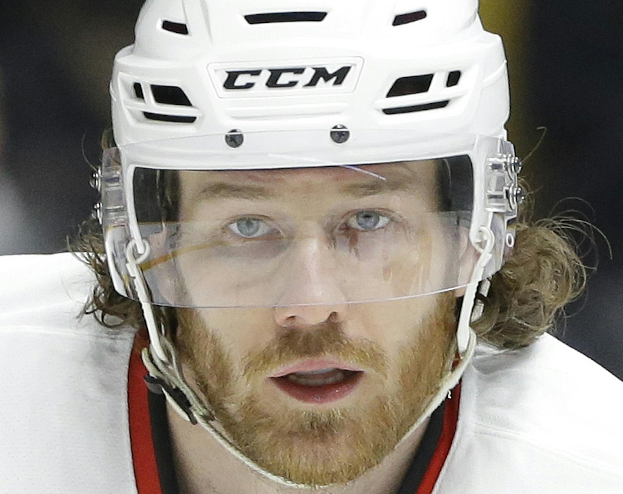 Chicago Blackhawks defenseman Duncan Keith plays against the Nashville Predators in the second period of an NHL hockey game Tuesday, Jan. 19, 2016, in Nashville, Tenn. (AP Photo/Mark Humphrey) ORG XMIT: TNMH1