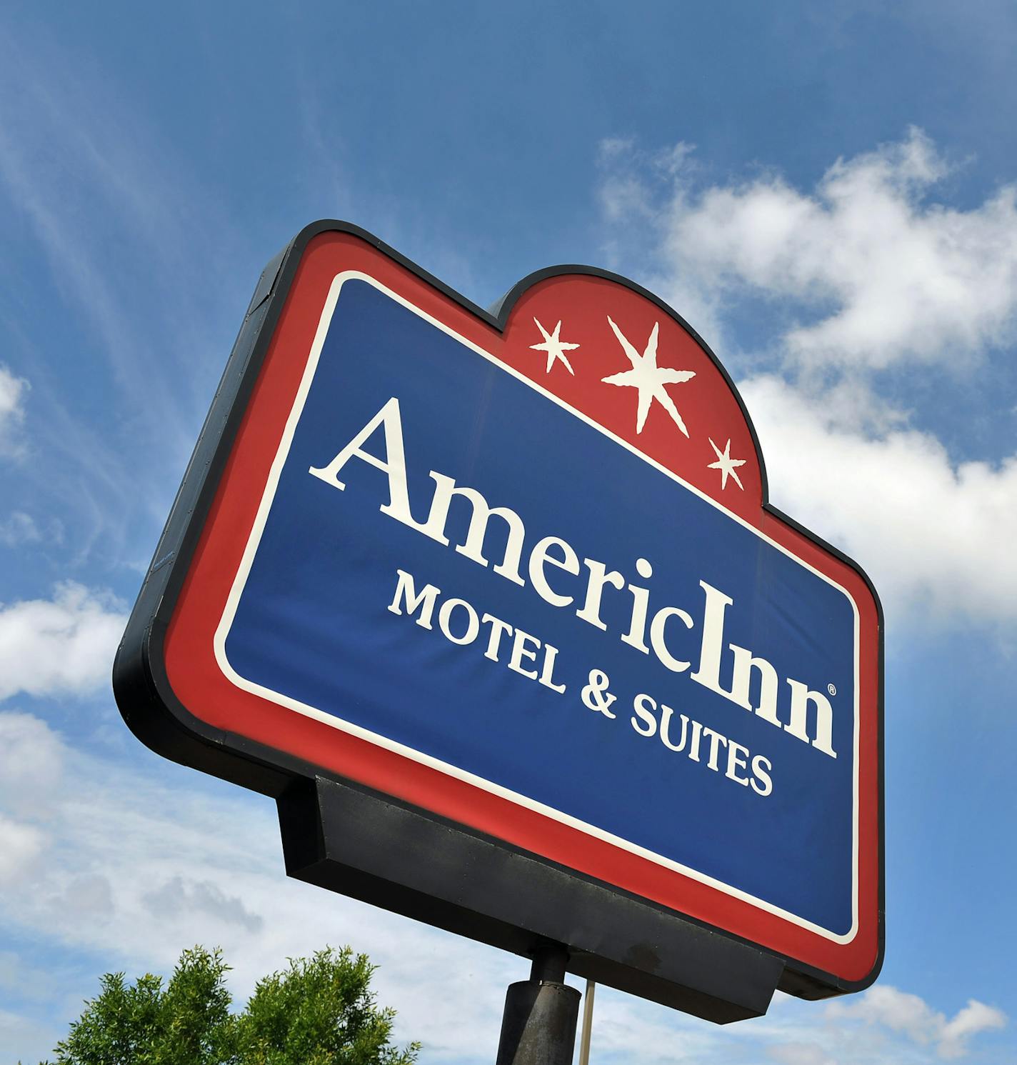 GLEN STUBBE &#xef; gstubbe@startribune.com -- Wednesday, June 10, 2009 -- Richfield, Minn. -- ] The AmericInn in Richfield, Minn. Northcott Hospitality International of Chanhassan, the parent company of AmericInn had sought a buyer following an unfavorable review of its future growth potential. Northcott owns the AmericInn Lodging System that owns and franchises 219 U.S. hotels, and also owns 21 Perkins restaurants and 4 Houlihan&#xed;s restaurants.