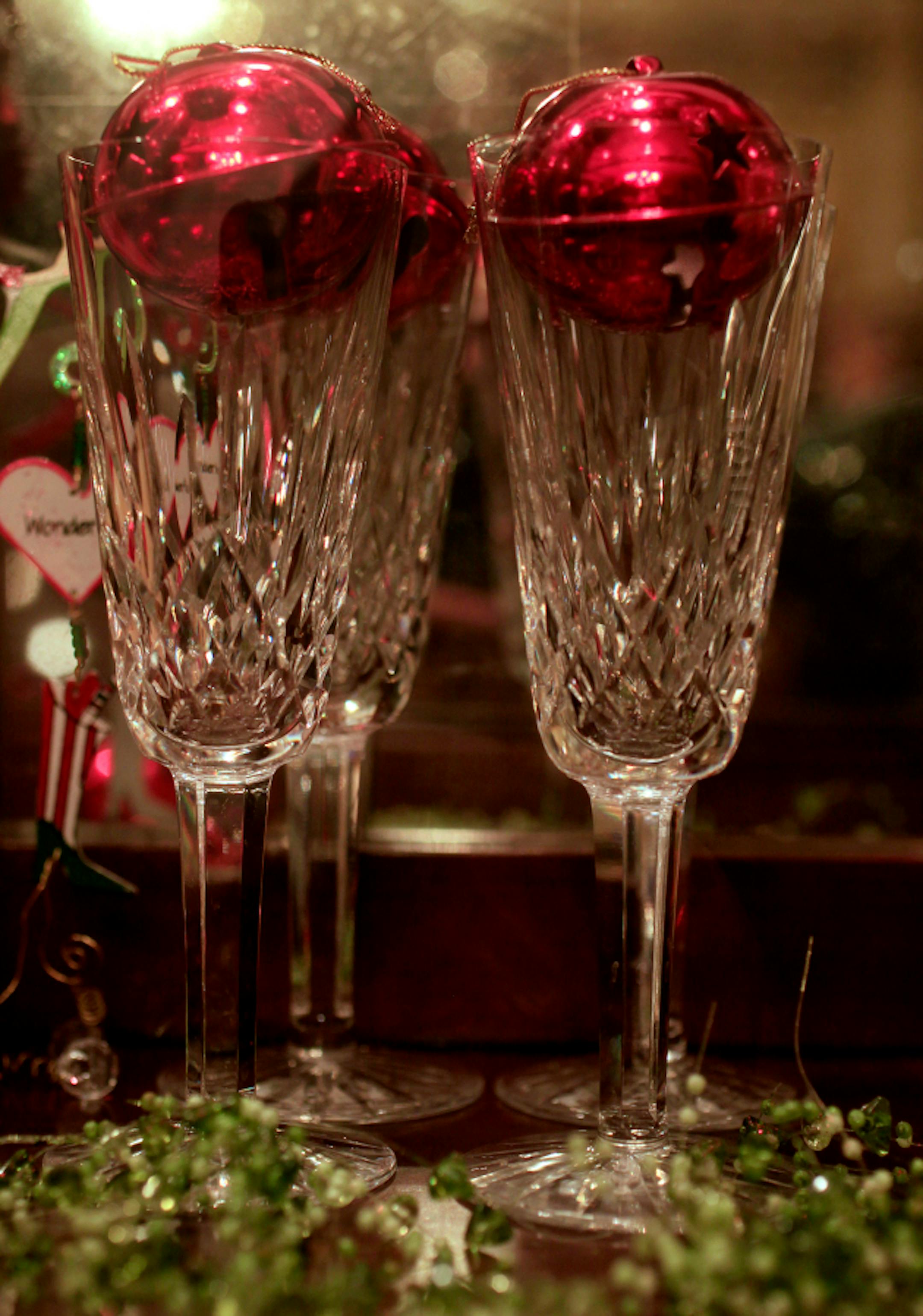 North Oaks Homes Tour features homes decorated for the holidays. We will shoot two interiores of decroated rooms amd get holiday trimming tips from designers. Novenmber 15, 2012.   ] JOELKOYAMAâ'\u201A'¢joel.koyama@startribune.com