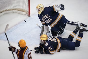 Gophers men's hockey blitzes Notre Dame 4-1 at home