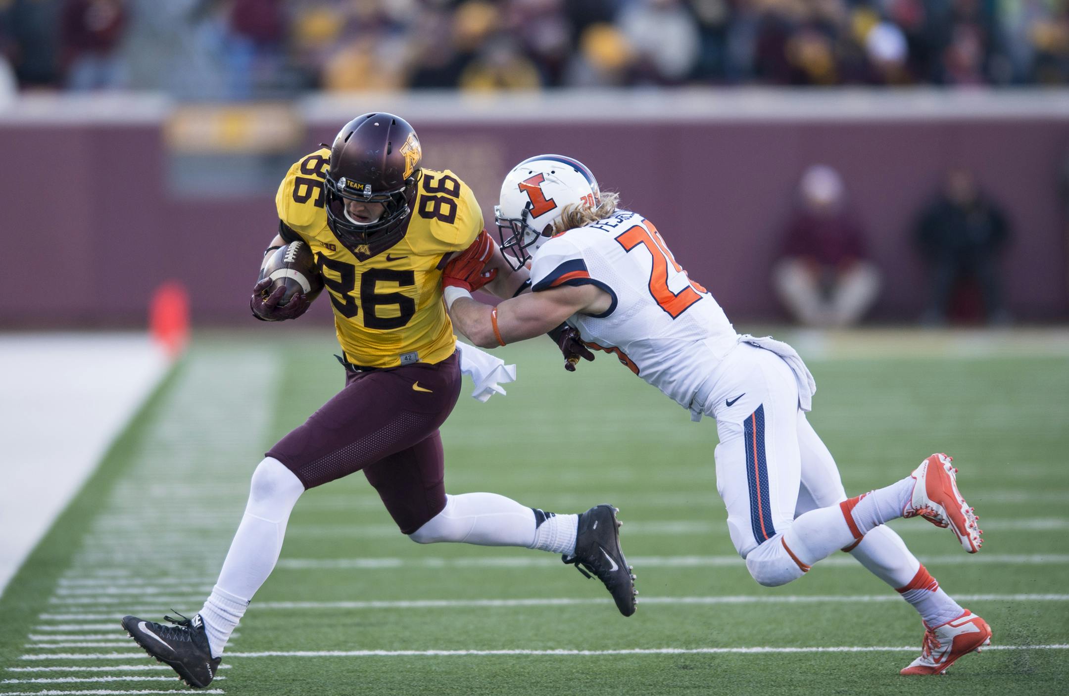 Minnesota Golden Gophers tight end Brandon Lingen (86)