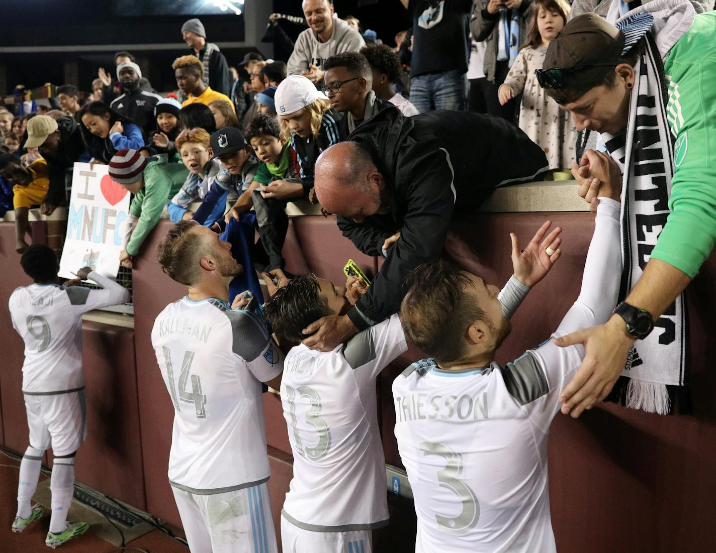 Minnesota United players were thanked by fans as the team walked around the stadium to show their appreciation following the game. ] ANTHONY SOUFFLE &#xef; anthony.souffle@startribune.com Game action from an MLS match between the Minnesota United and the Sporting Kansas City Saturday, Oct. 7, 2017 at TCF Bank Stadium in Minneapolis.