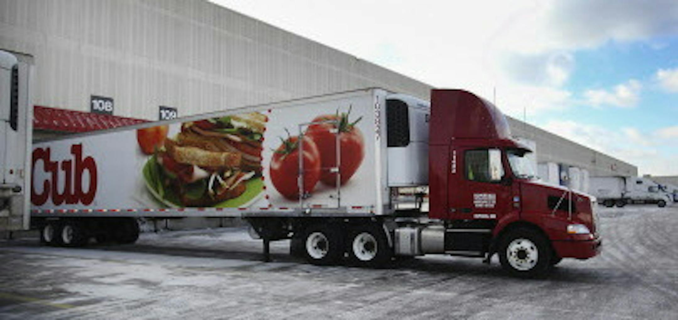Trailers line up at the loading docks at the Supervalu distribution center in Hopkins, Minnesota, on January 23, 2013. (David Joles/Minneapolis Star Tribune/MCT) ORG XMIT: 1134573 ORG XMIT: MIN1302062256550395