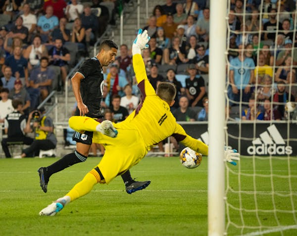 Minnesota United’s Emanuel Reynoso scored past Colorado Rapids goalkeeper Marko Ilic for one of his two first-half goals Wednesday night. 