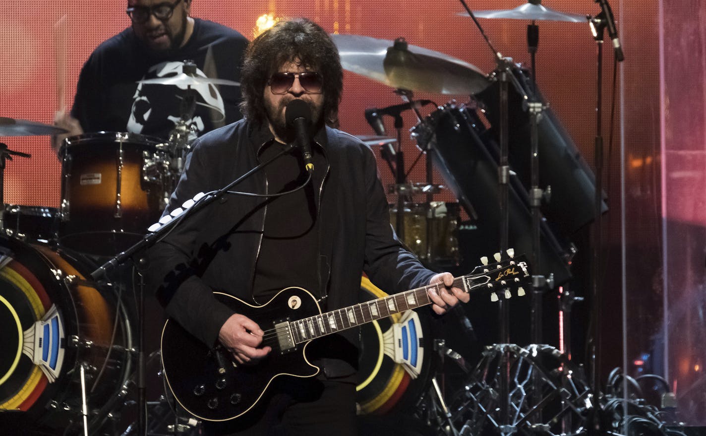 Inductee Jeff Lynne from the band ELO performs at the 2017 Rock & Roll Hall of Fame induction ceremony at the Barclays Center on Friday, April 7, 2017, in New York. (Photo by Charles Sykes/Invision/AP) ORG XMIT: INVW