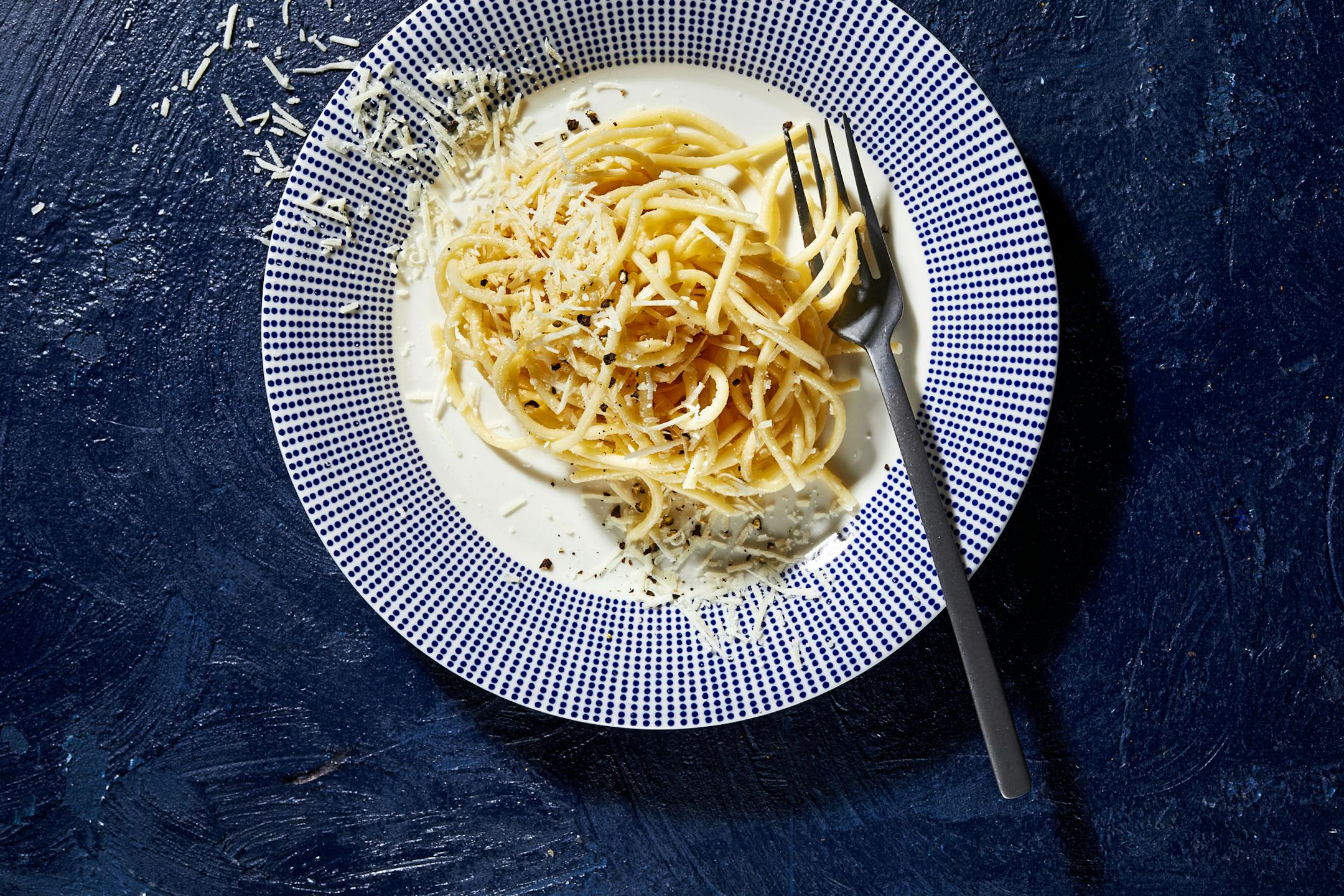 Cacio e Pepe Alla Colu. MUST CREDIT: Photo by Stacy Zarin Goldberg for The Washington Post. Food styling by Lisa Cherkasky for The Washington Post.