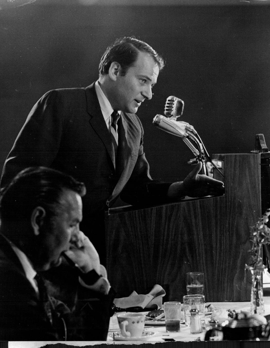 Dan Cohen addressed business leaders during his mayoral run in 1969.