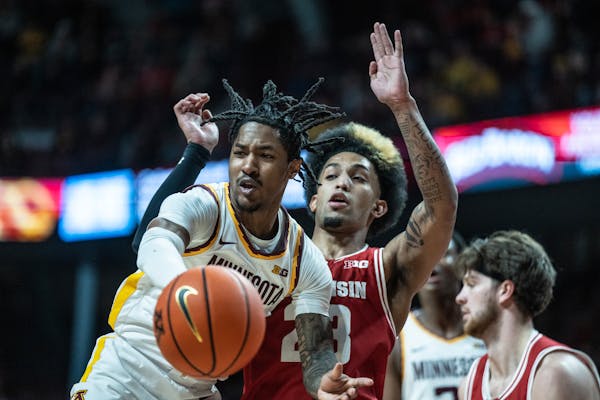 U edged by Wisconsin 61-59 after second-half rally falls short