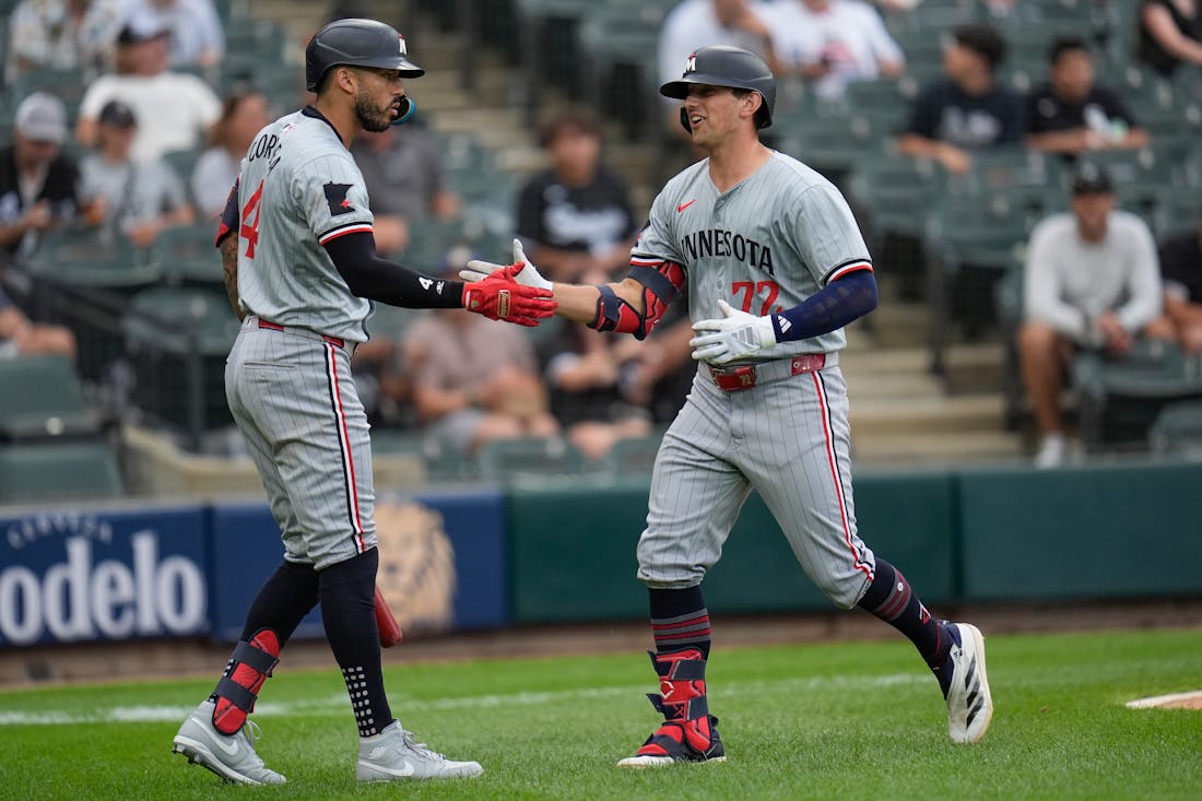 Back-to-back homers by Brooks Lee, Carlos Correa help Twins split  doubleheader with White Sox