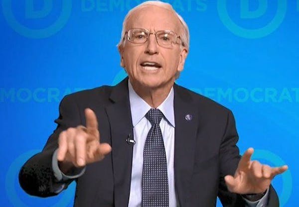 Not only did Larry David return to "Saturday Night Live," he made fun of his controversial joke about concentration camps, too.