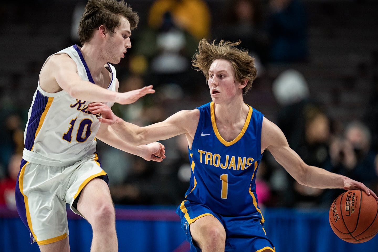 CDH player Nicolas Coyle(10) defends against Wayzata player Hayden Tibbits in Minneapolis, Minn., on Thursday, March 24, 2022. Wayzata H.S. faces off against Cretin Durham H.S. in the 4A Semifinals at Williams Arena. RICHARD TSONG-TAATARII • richard.tsong-taatarii@startribune.com