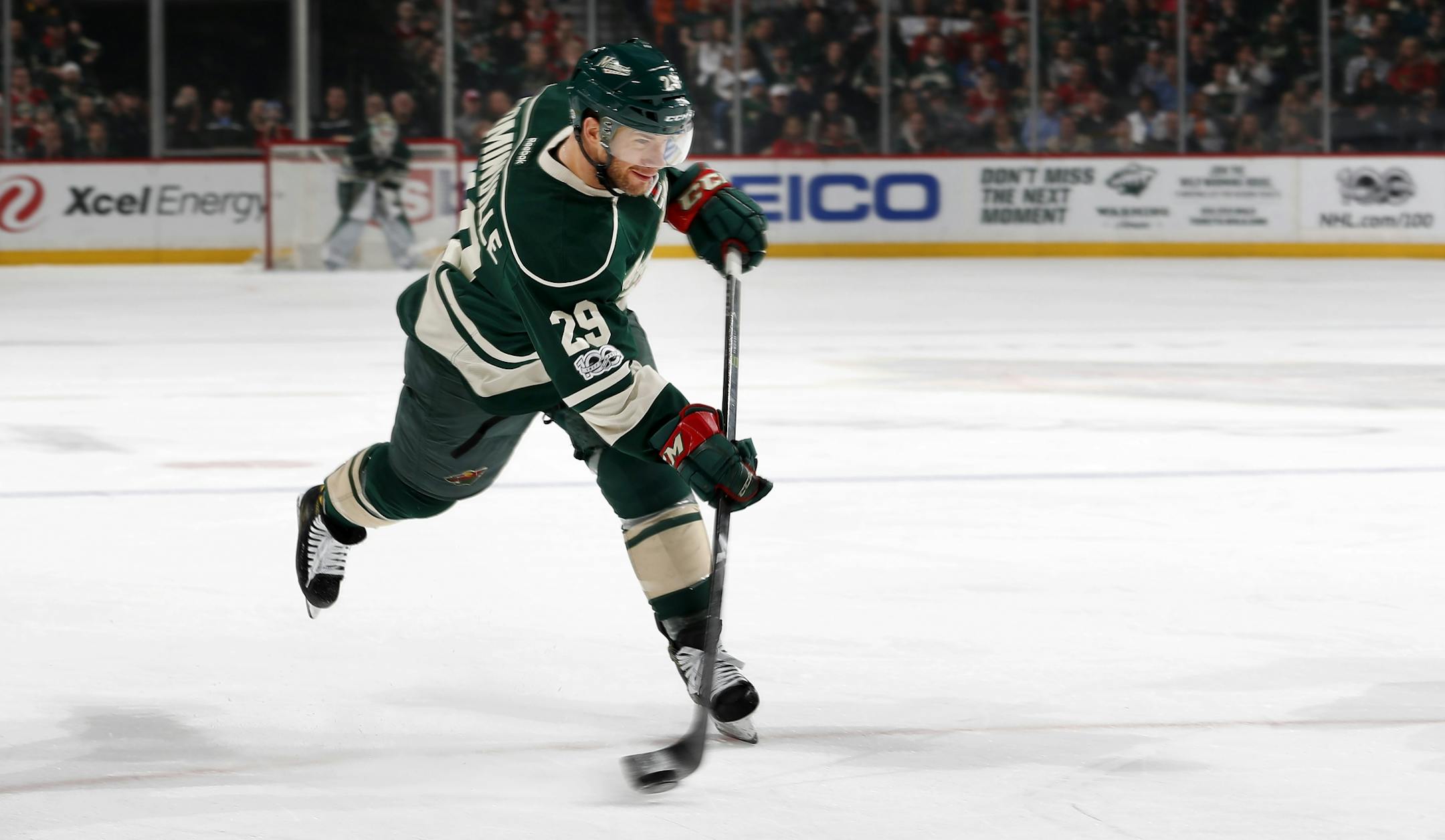 Jason Pominville (29) attempted a shot on goal in the first half.