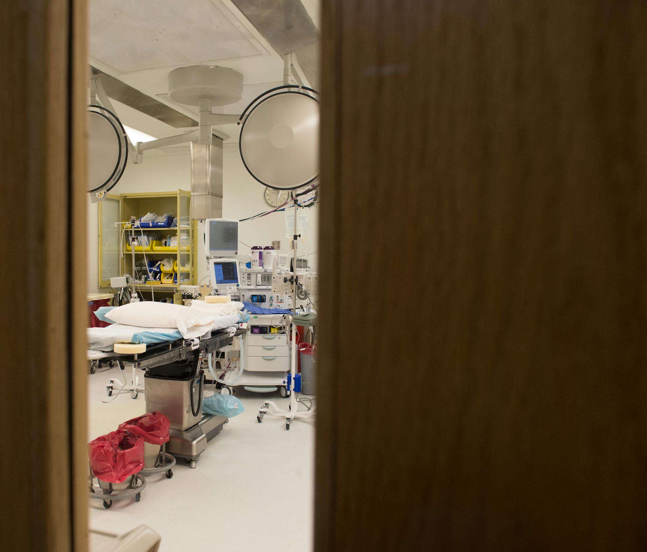 The inside of an operating room is seen prior to a kidney transplant surgery at MedStar Georgetown University Hospital in Washington D.C., Tuesday, June 28, 2016. (AP Photo/Molly Riley) ORG XMIT: NYOTK