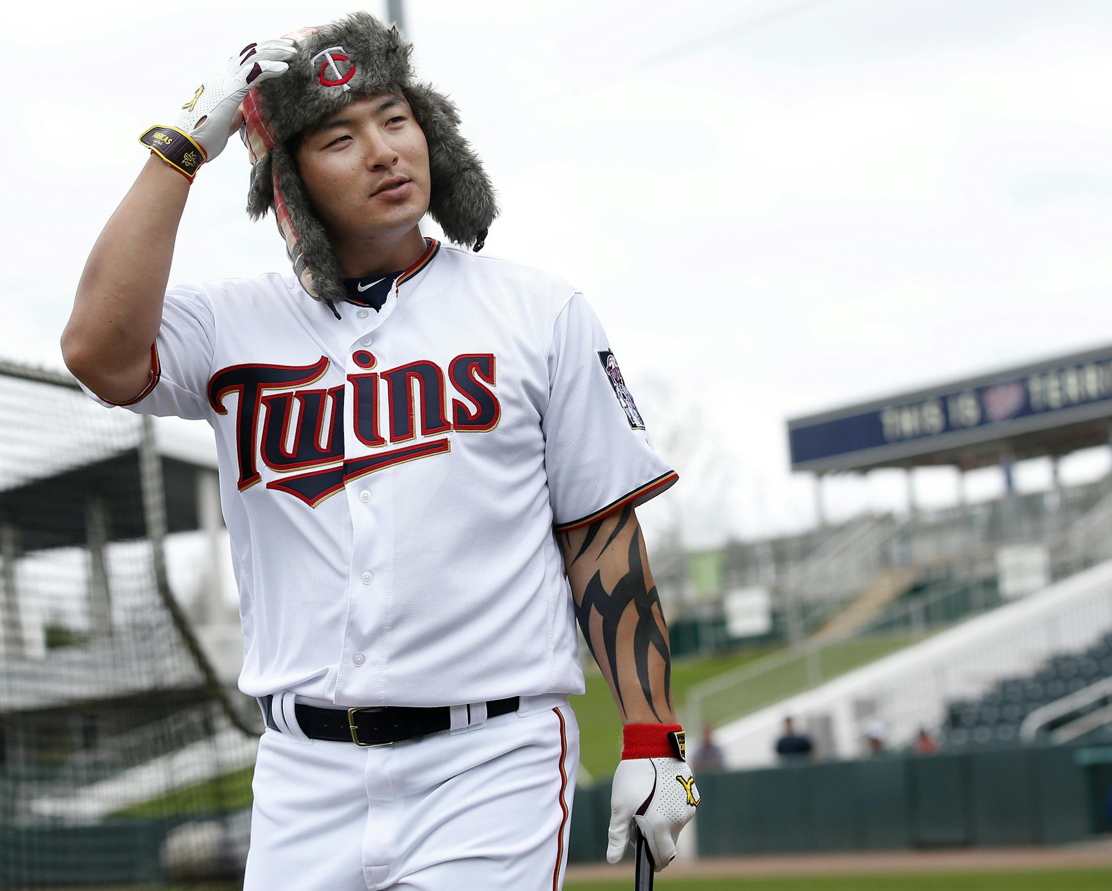 Minnesota Twins Byung Ho Park during a commercial shoot for a Minnesota Twins Bomber Hat that will be given away on April 30th vs. Tigers. ] CARLOS GONZALEZ cgonzalez@startribune.com - February 24, 2016, Fort Myers, FL, CenturyLink Sports Complex, Minnesota Twins Spring Training, MLB, Baseball, first practice for pitchers and catchers