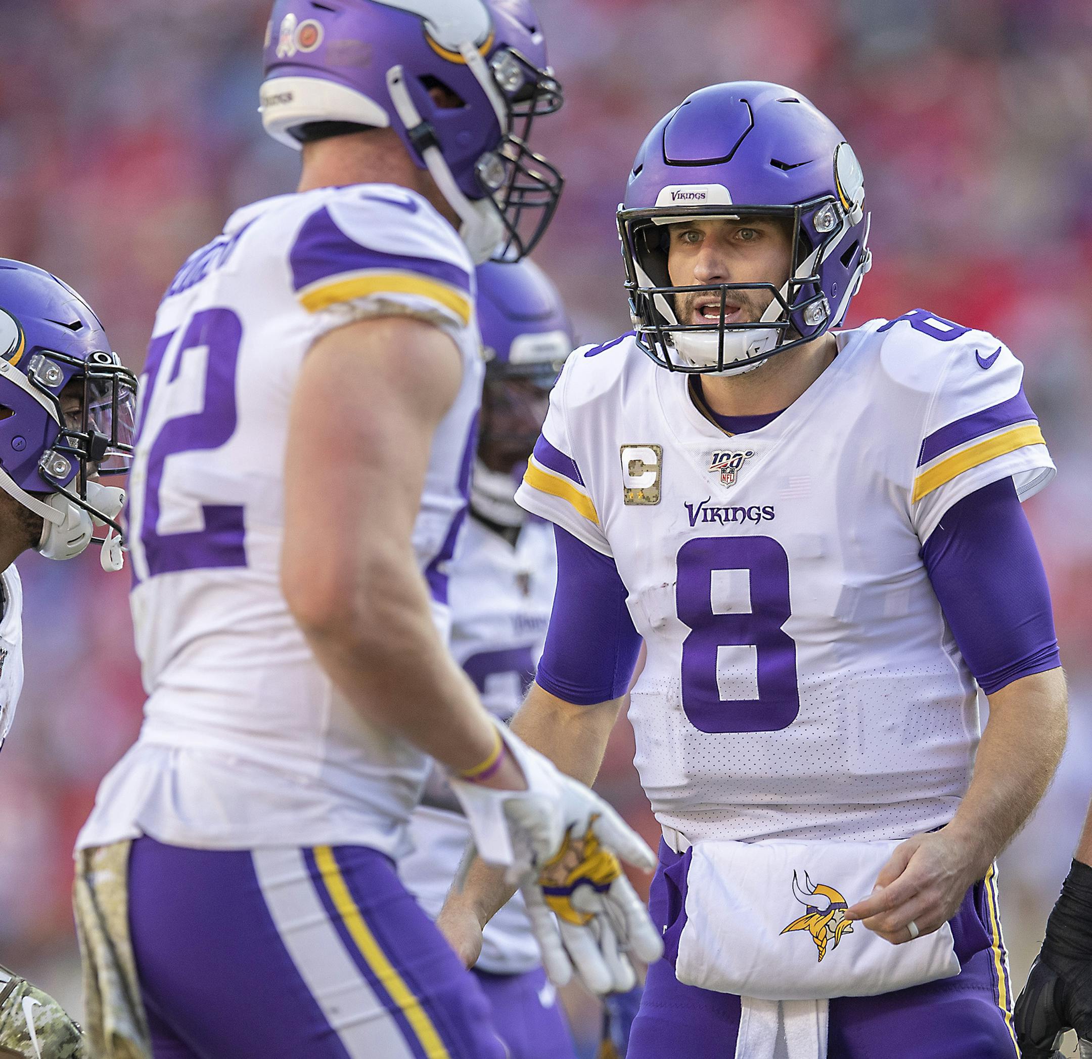 Vikings quarterback Kirk Cousins hurried the offense in the fourth quarter. ] ELIZABETH FLORES • liz.flores@startribune.com Vikings at Kansas City Chiefs at Arrowhead Stadium, Sunday, November 3, 2019 in Kansas City, MO.