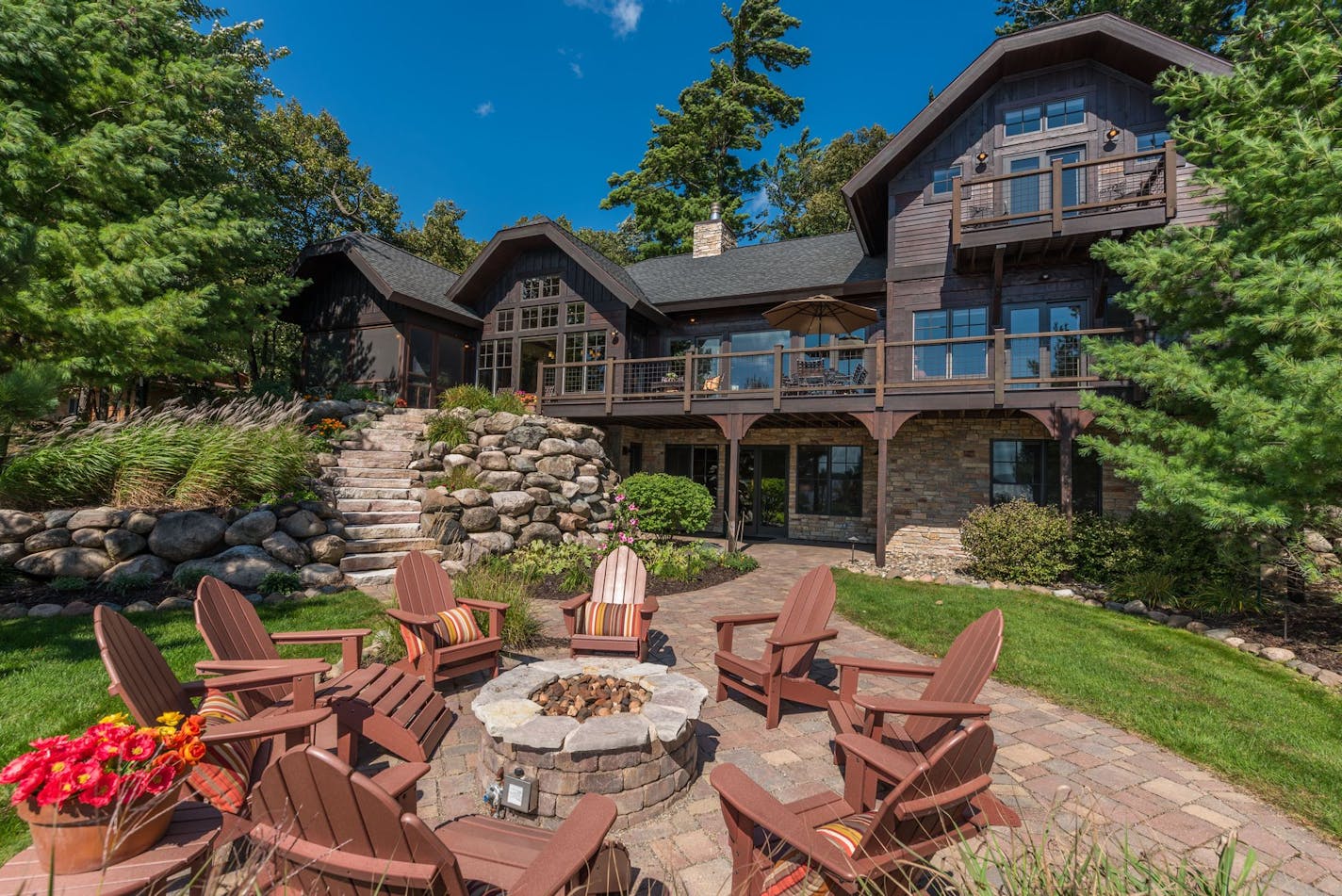 3 Sevens Studio
Lodge on Lower Hay Lake, Whitefish chain