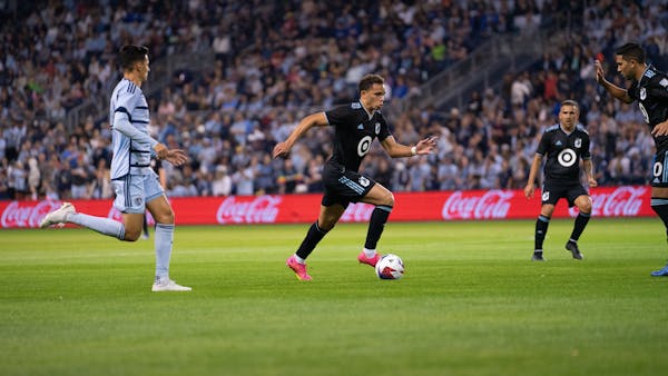 Minnesota United's Hassani Dotson dribbled with the ball at Sporting Kansas City on Saturday, Oct. 21, 2023. (Courtesy of Minnesota United FC)