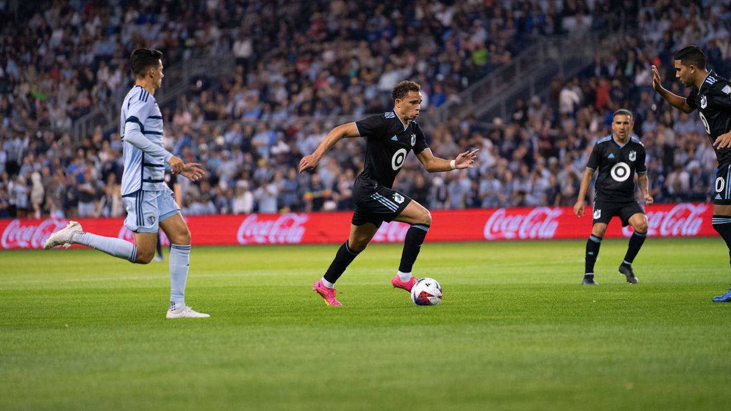 Minnesota United's Hassani Dotson dribbled with the ball at Sporting Kansas City on Saturday, Oct. 21, 2023. (Courtesy of Minnesota United FC)