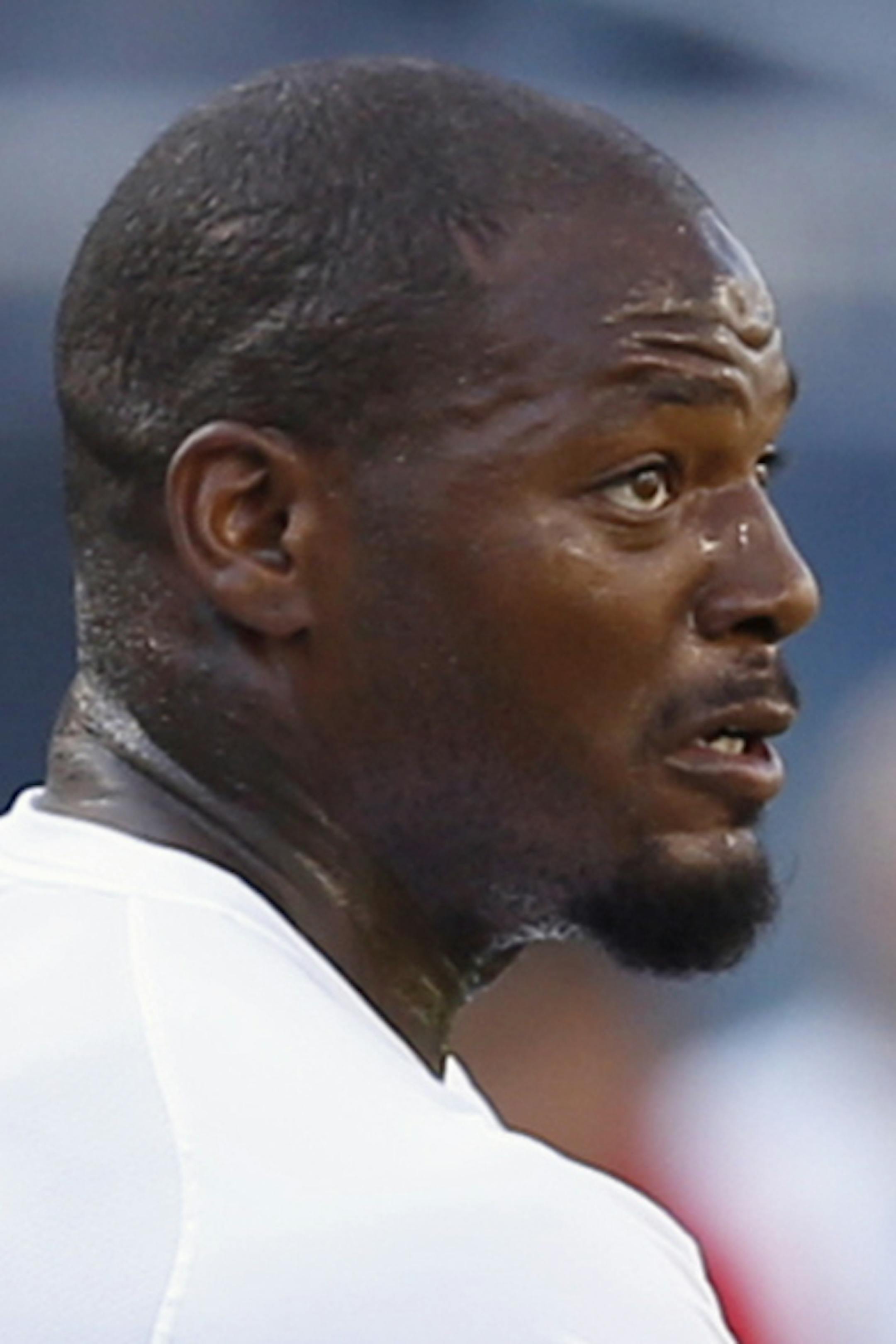 Chicago Bears tight end Martellus Bennett catches a pass during warm-ups before a preseason NFL football game against the Cleveland Browns, Thursday, Aug. 29, 2013, in Chicago. (AP Photo/Charles Rex Arbogast) ORG XMIT: MIN2013100421373215
