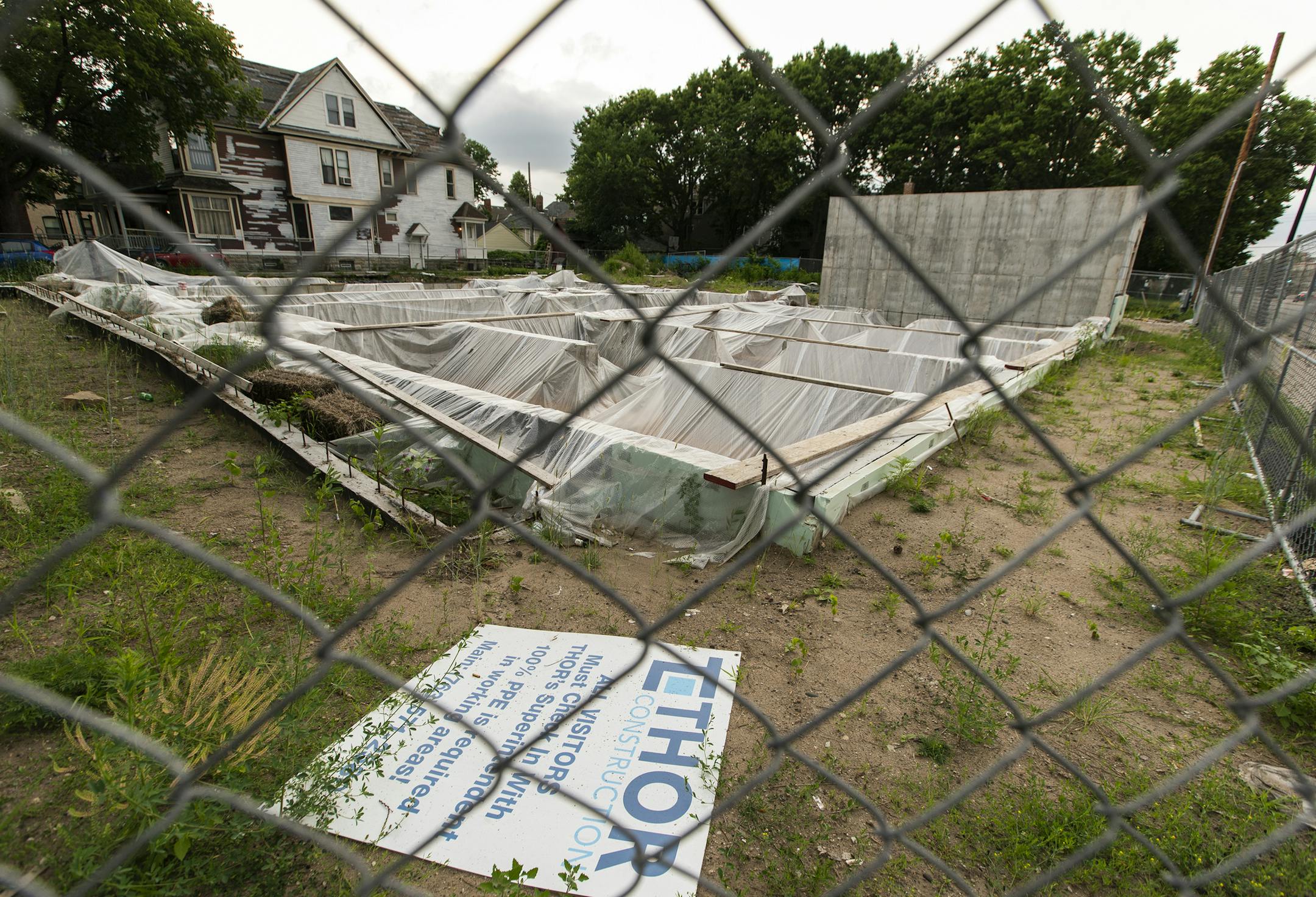 An unfinished apartment building construction site by folded company Thor Construction. ] LEILA NAVIDI • leila.navidi@startribune.com BACKGROUND INFORMATION: An unfinished construction site by folded company Thor Construction on the corner of Franklin and Park Avenues in Minneapolis is seen on Friday, July 12, 2019.