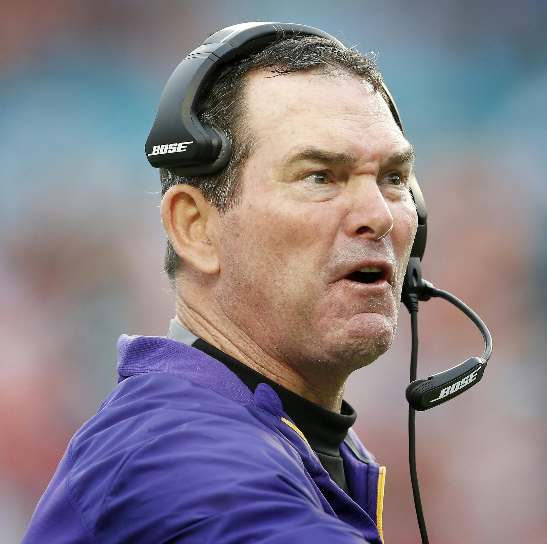 Minnesota Vikings head coach Mike Zimmer in the fourth quarter. ] CARLOS GONZALEZ cgonzalez@startribune.com - December 21, 2014, Miami Gardens, FL, Sun Life Stadium, NFL, Minnesota Vikings vs. Miami Dolphins
