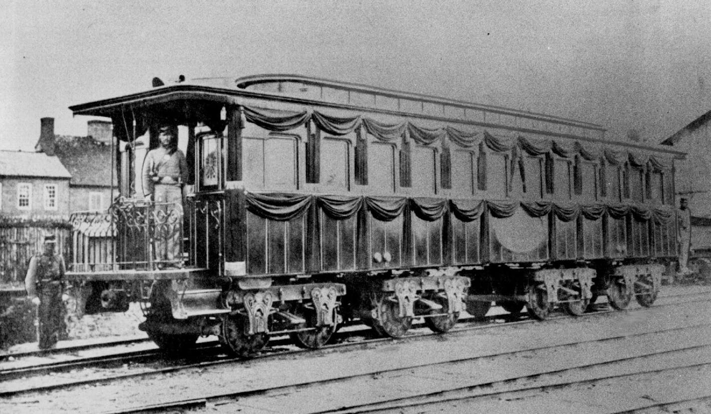 March 17, 1964 The Lincoln Railroad Funeral Coach Before It Burned Columbia Heights grass fire destroyed famous attraction in 1911 A tie clasp worn by Maury Ostrander, associate professor of physical education at the University of Minneso&#x2260;ta, has a place in American history. It is made from a piece of the rail&#x2260;road coach which car&#x2260;ried the body of Abraham coin after his assassination and which burned in a fire in Columbia Heights just 53 years ago Wednes&#x2260;day. Ostrande