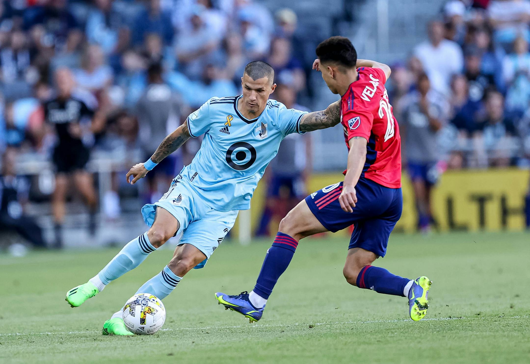 Minnesota United's Alan Benitez, left, tried to work his way around FC Dallas' Alan Velasco during Saturday's match at Allianz Field in St. Paul, Minn., on Sept. 3, 2022. FC Dallas won 3-0. (Minnesota United photo)