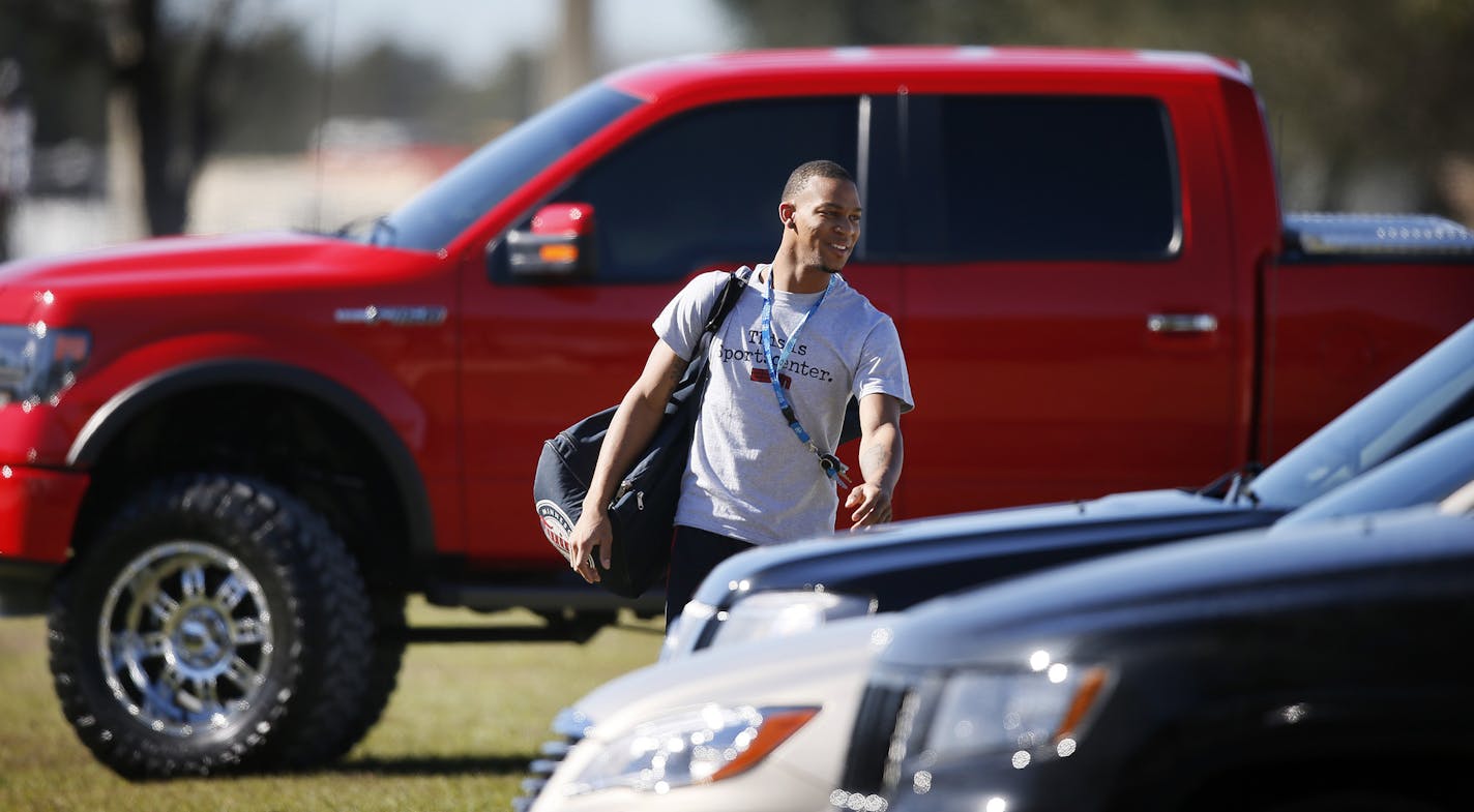 Twins outfielder Byron Buxton arrived Sunday Feb 16. 2014 for spring training in Fort Myers, Florida Lee County Sports Complex. Pitchers and catchers report to camp on Sunday.] JERRY HOLT jerry.holt@startribune.com ORG XMIT: MIN1402161200010745