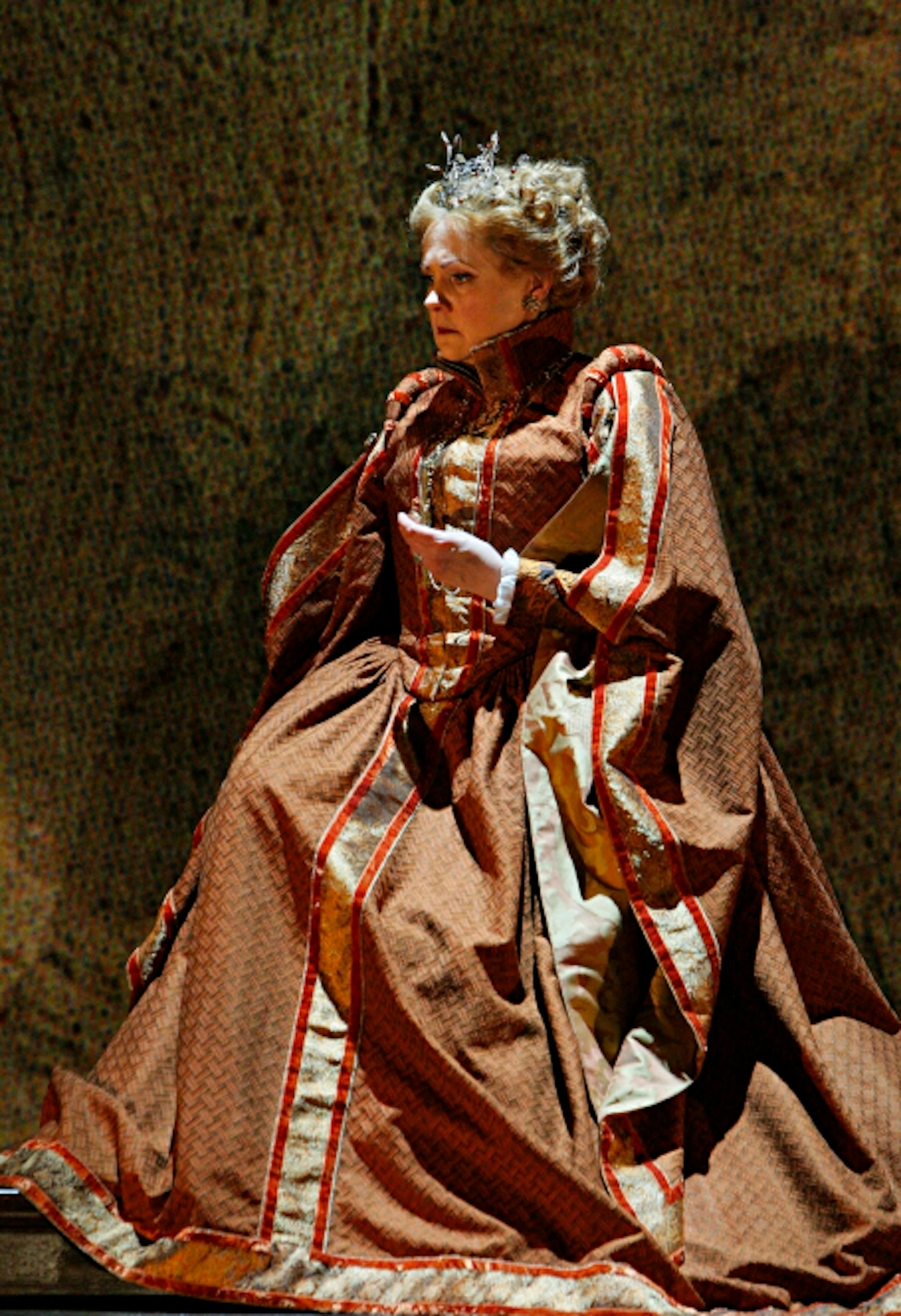 Elisabetta, Queen of England - Brenda Harris in The Minnesota Opera production of Roberto Devereux