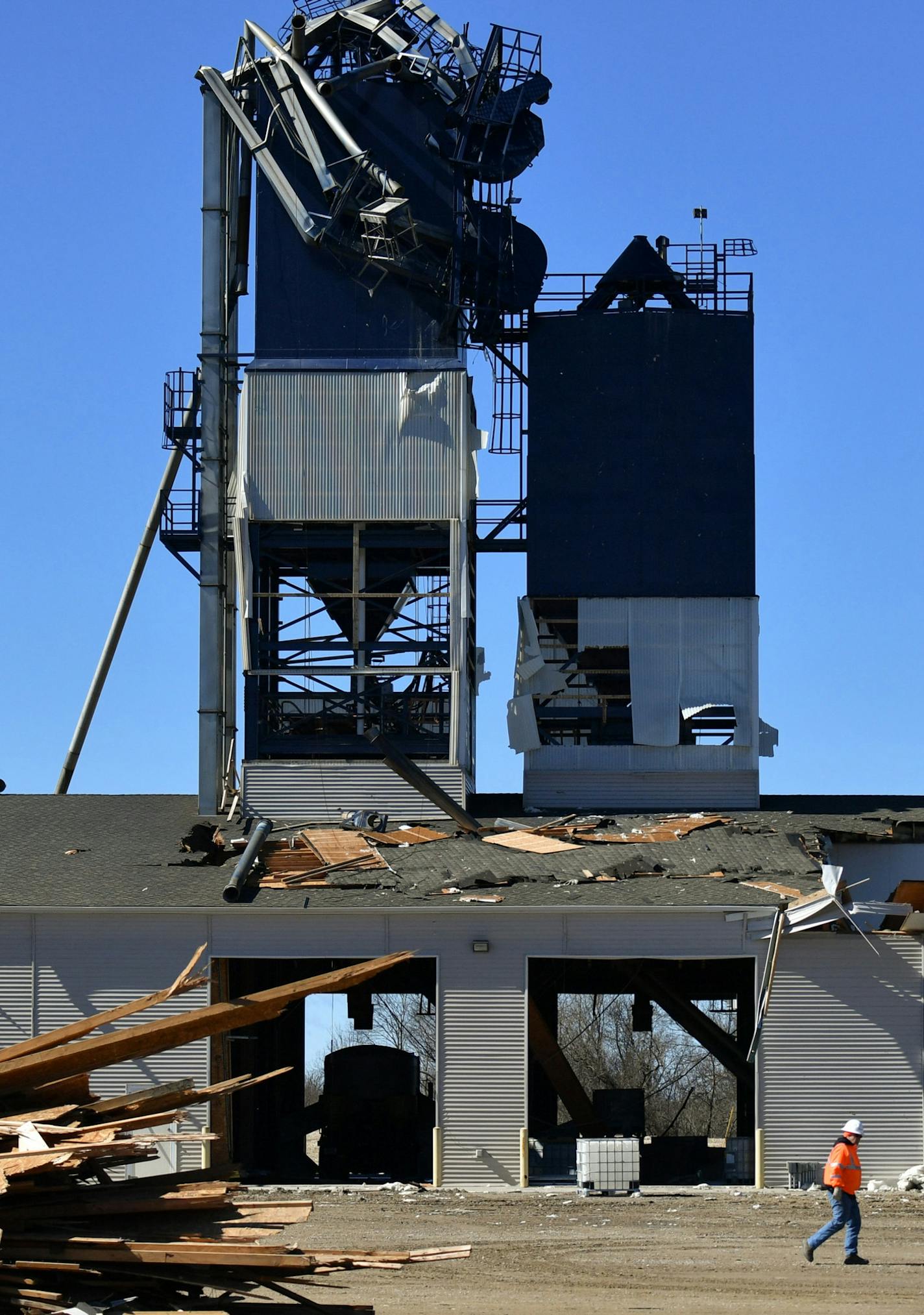 This fertilizer plant in Clarks Grove was heavily damaged after a likely tornado tore through town Monday night. Clark's Grove is about 90 miles south of the Twin Cities. ] GLEN STUBBE &#xef; glen.stubbe@startribune.com Tuesday, March 7, 2017 Residents of Clarks Grove, cleaned up after a likely tornado tore through town Monday night. Clark's Grove is about 90 miles south of the Twin Cities. ORG XMIT: MIN1703071521530134