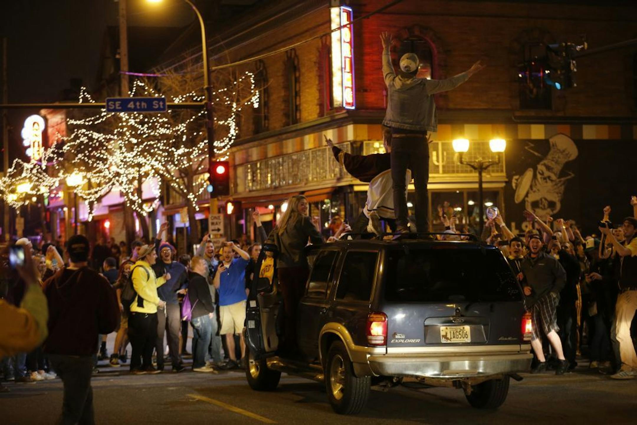 Crowds in the Dinkytown area of the University of Minnesota Campus at 14th and fourth. The crowds hit the street after the Gopher loss to Union in the NCAA National hockey Championship. April 12, 2014